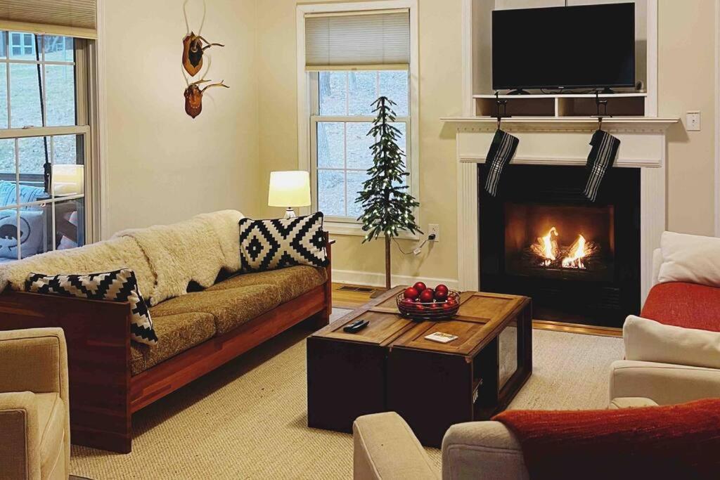 Cozy Cabin W/ Indoor Fireplace & Tranquil Views Luray Exterior photo