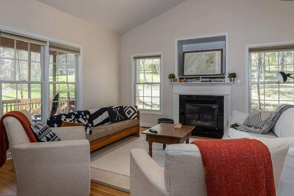 Cozy Cabin W/ Indoor Fireplace & Tranquil Views Luray Exterior photo